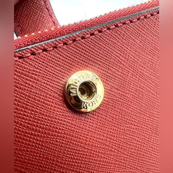 Michael Kors Adele Smartphone Wallet - Picture 9 of 13